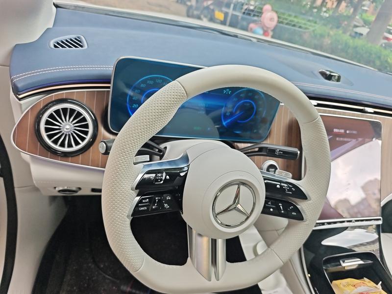 Mercedes-Benz EQE, 2025 — фото 11 из 12