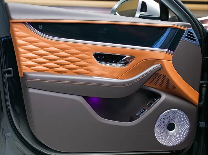 Bentley Flying Spur Hybrid, 2022 — фото 9 из 9