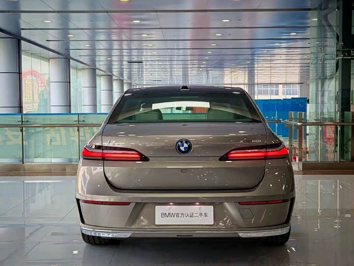 BMW i7, 2022 — фото 3 из 9