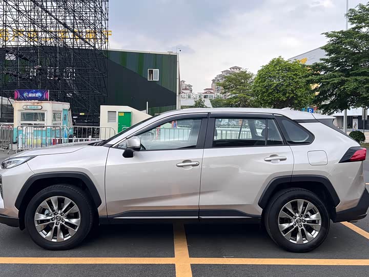 Toyota Wildlander, 2025 — фото 3 из 9