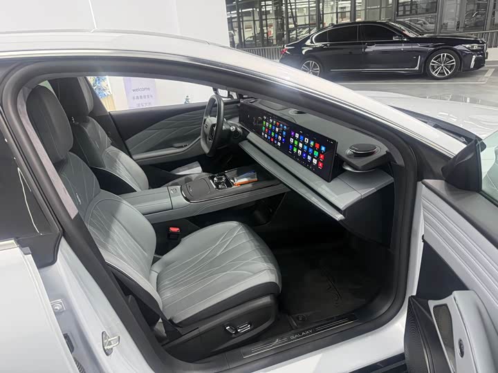 Geely Galaxy E8, 2025 — фото 8 из 9