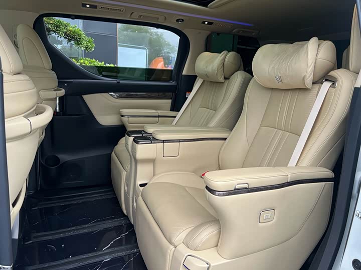 Toyota Vellfire, 2022 — фото 3 из 9