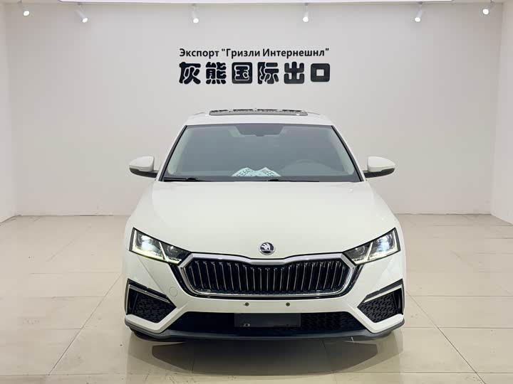 Skoda Octavia Pro, 2022 — фото 2 из 9