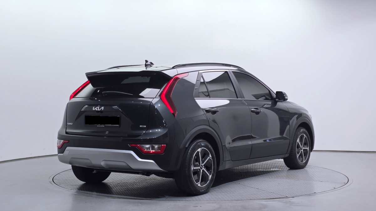 Kia Niro, 2023 — фото 2 из 12