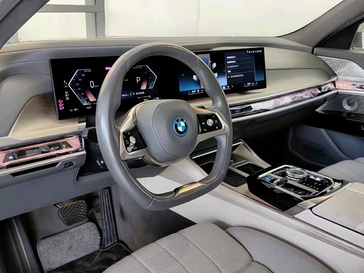 BMW i7, 2022 — фото 5 из 9
