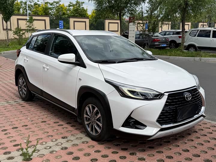 Toyota Yaris L Hatchback, 2022 — фото 3 из 9