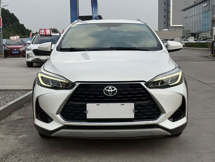 Toyota Yaris L Hatchback, 2022 — фото 2 из 9