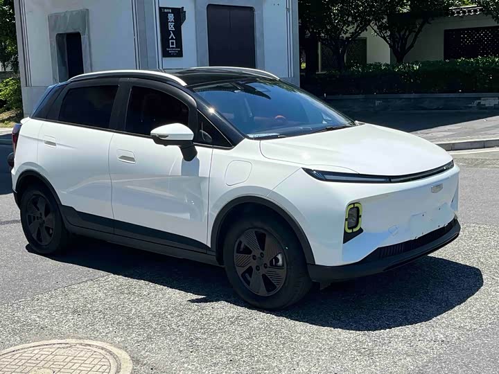 Geely Geometry E Firefly, 2023 — фото 3 из 9