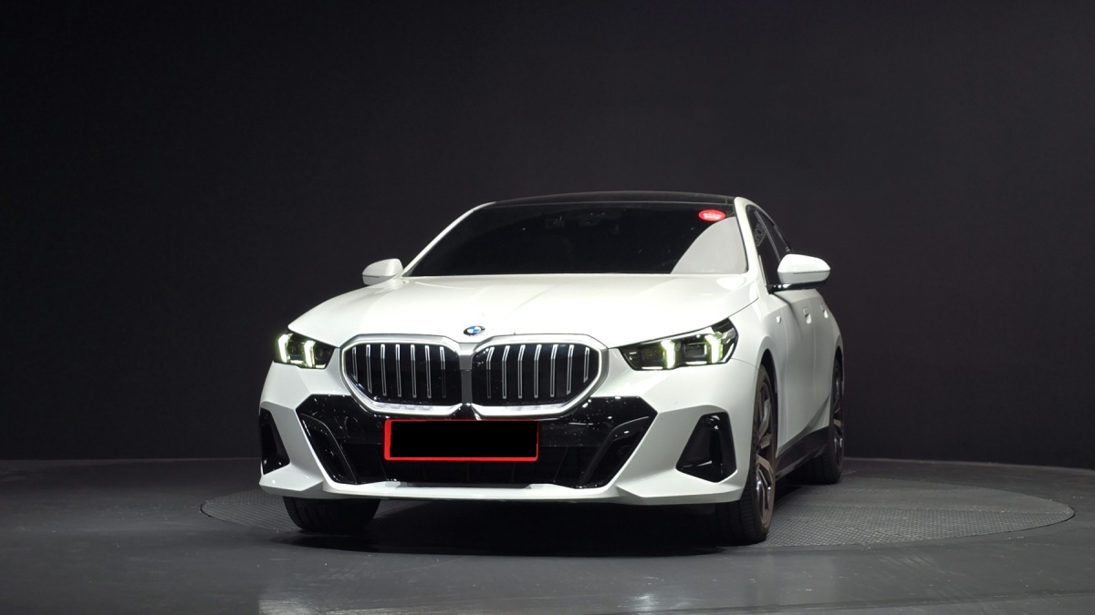 BMW 5 Series, 2025 — фото 3 из 12