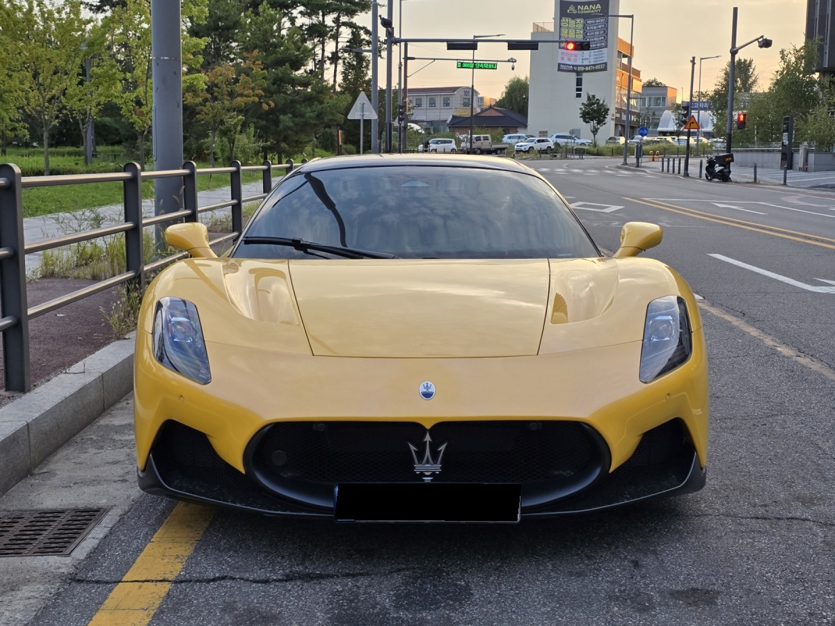 Maserati MC20, 2023 — фото 2 из 12