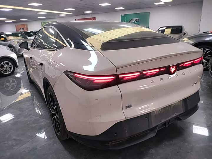 BAIC Arcfox Alpha S5, 2024 — фото 5 из 9