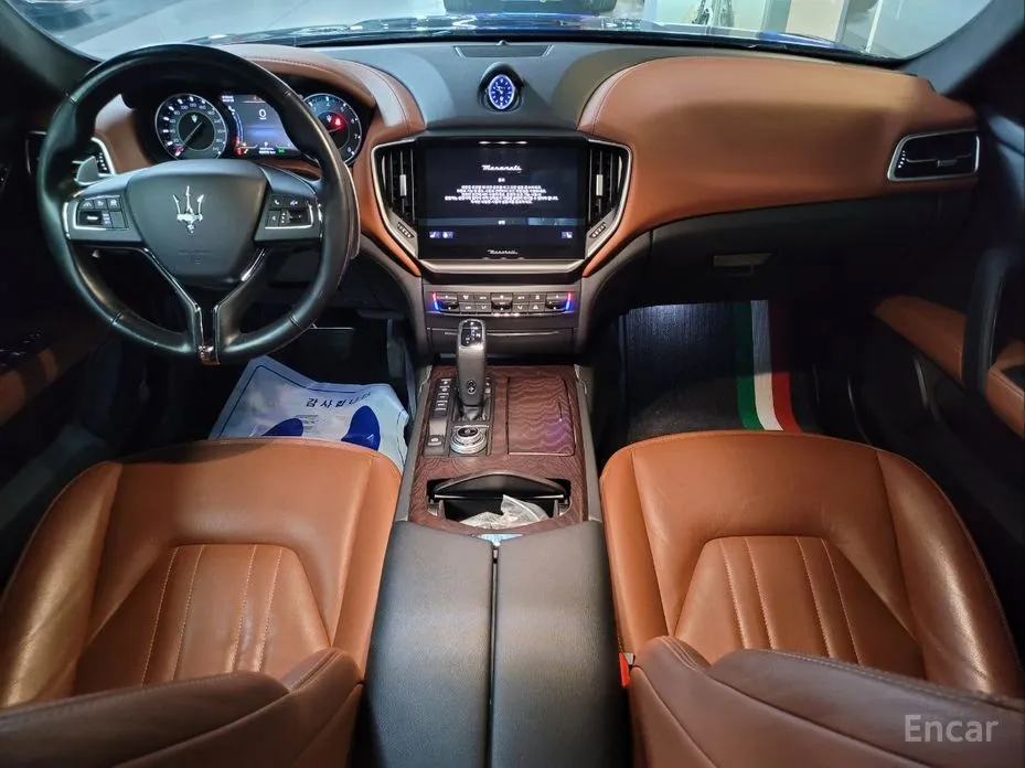 Maserati Ghibli, 2022 — фото 10 из 12