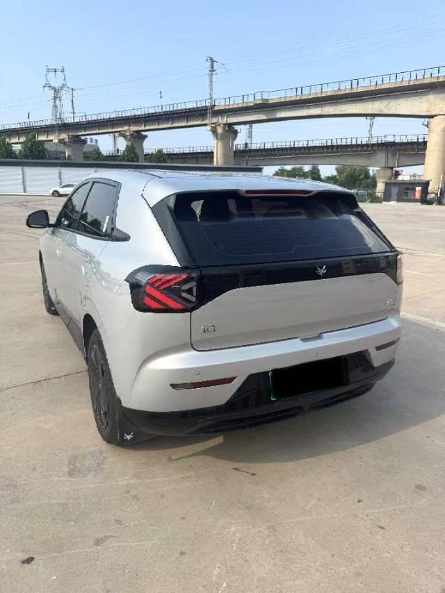BAIC Arcfox T1, 2025 — фото 3 из 7