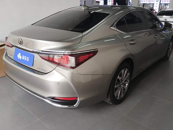 Lexus ES, 2022 — фото 3 из 9