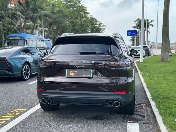 Porsche Cayenne Hybrid, 2022 — фото 7 из 9