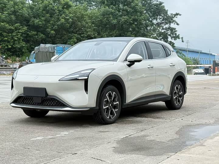 Baojun E6, 2026 — купить в Москве под ключ