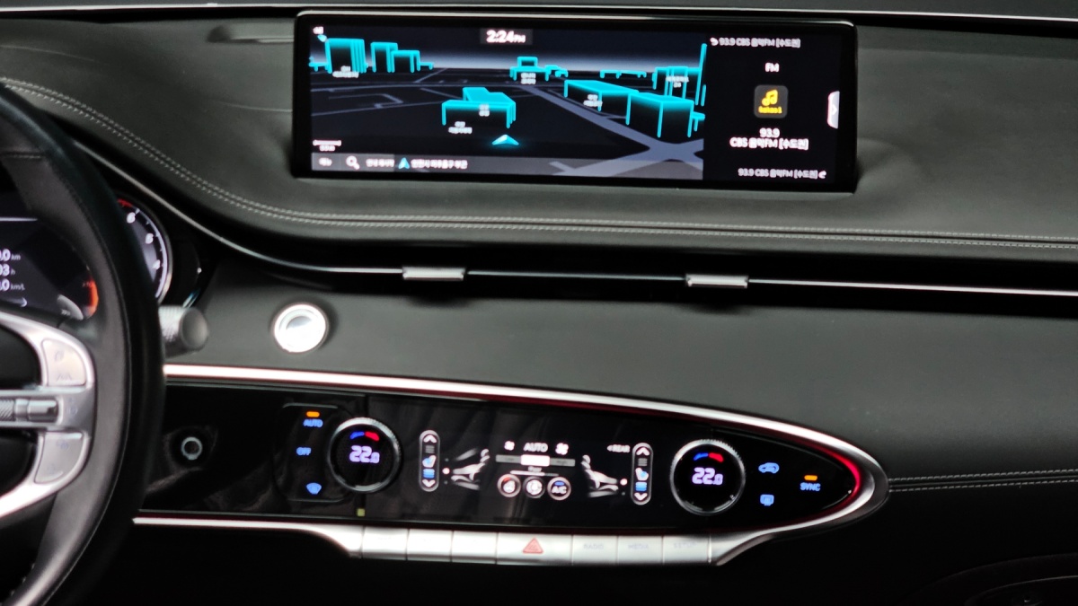 Genesis GV70, 2023 — фото 12 из 12