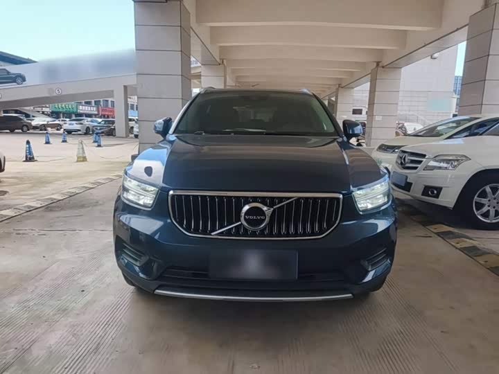 Volvo XC40, 2022 — фото 3 из 9