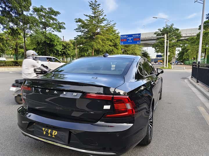 Volvo S90 Hybrid, 2022 — фото 4 из 9