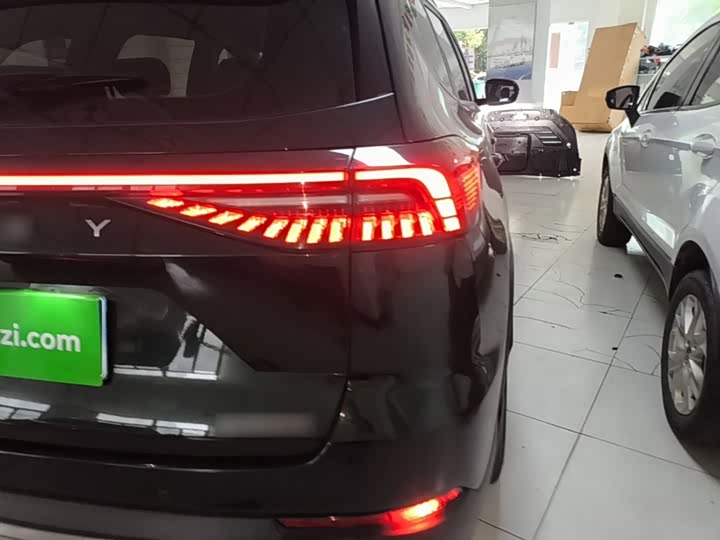 Chery Tiggo 8 Pro, 2023 — фото 8 из 9