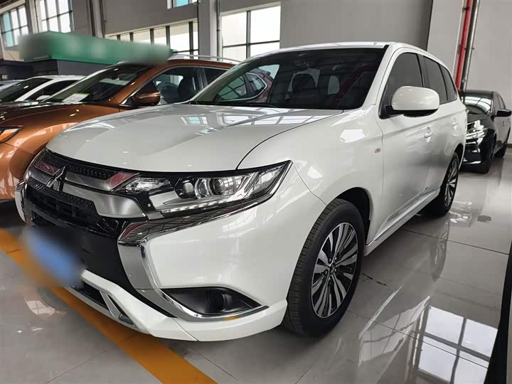 Mitsubishi Outlander, 2022 — купить в Липецке под ключ
