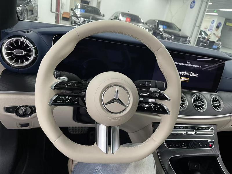 Mercedes-Benz E-Class, 2023 — фото 9 из 12