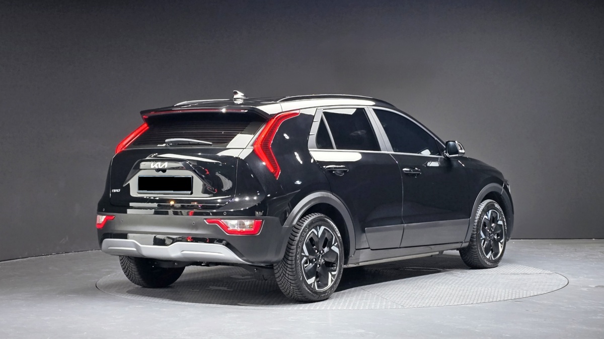 Kia Niro, 2023 — фото 2 из 12