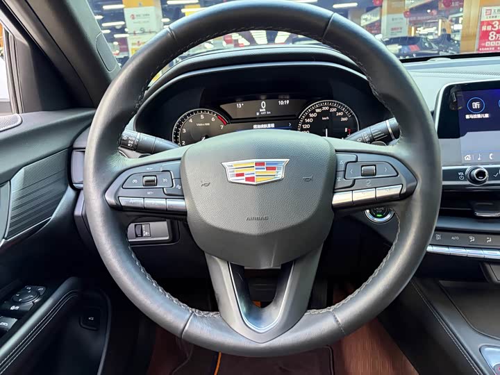 Cadillac CT4, 2022 — фото 8 из 9
