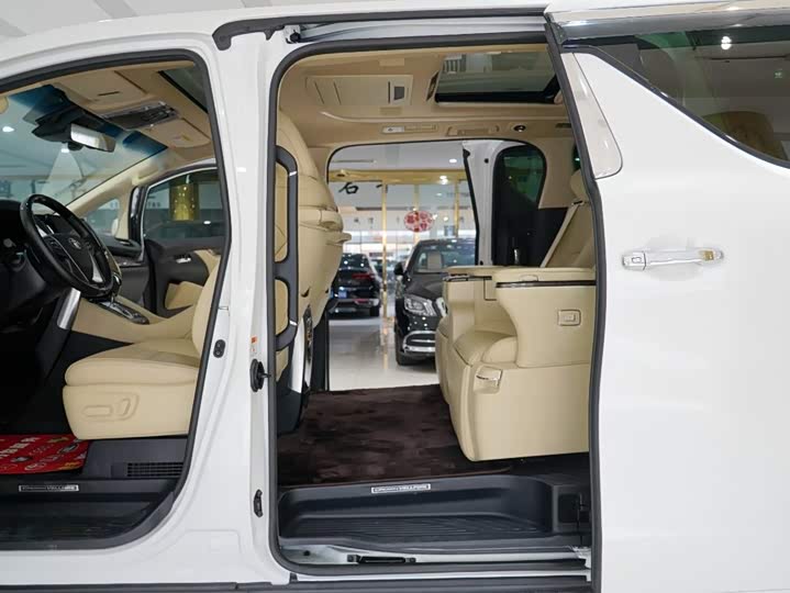 Toyota Vellfire, 2022 — фото 6 из 9