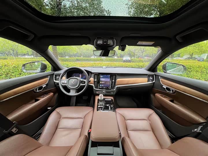 Volvo S90 Hybrid, 2023 — фото 12 из 12