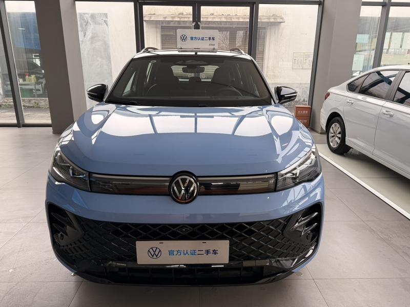 Volkswagen Tiguan L Pro, 2024 — фото 2 из 8
