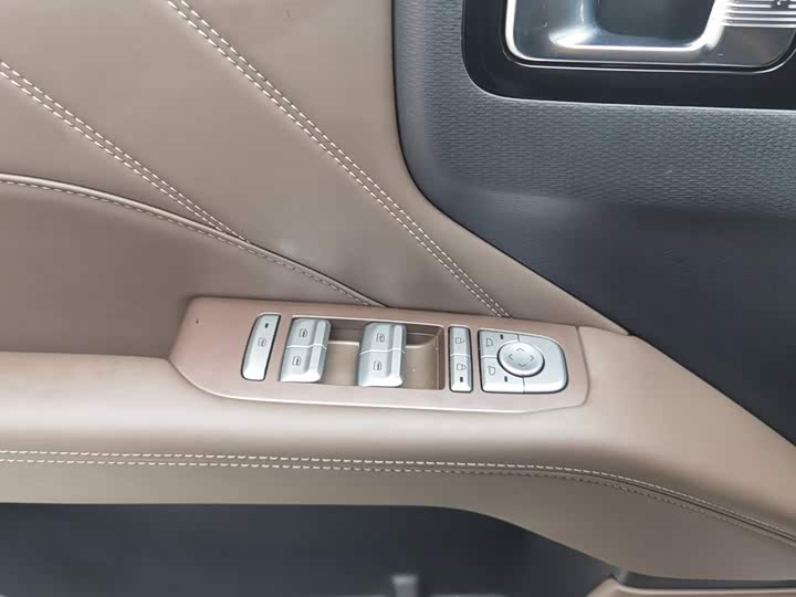 Wuling Starlight 560 Hybrid/EV, 2025 — фото 9 из 9