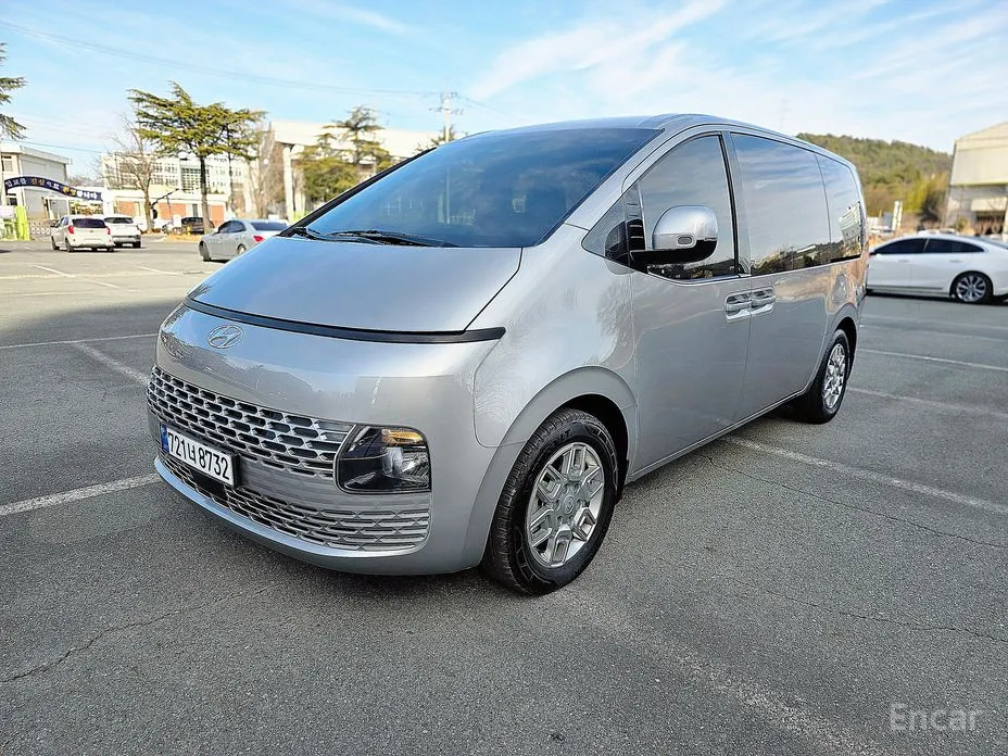 Hyundai Staria, 2022 — купить в Твери под ключ