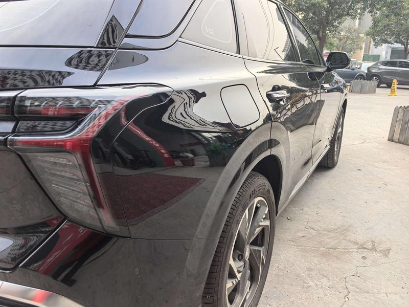 Hongqi HS3 Hybrid, 2025 — фото 6 из 10