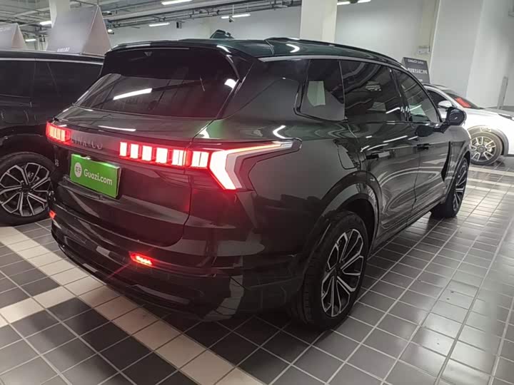 Lynk & Co 09 EM-P Hybrid, 2025 — фото 7 из 9