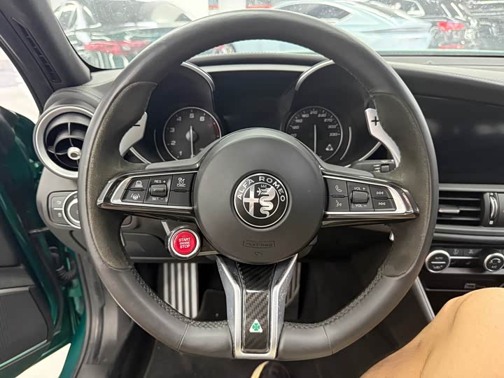 Alfa Romeo Giulia, 2022 — фото 5 из 9