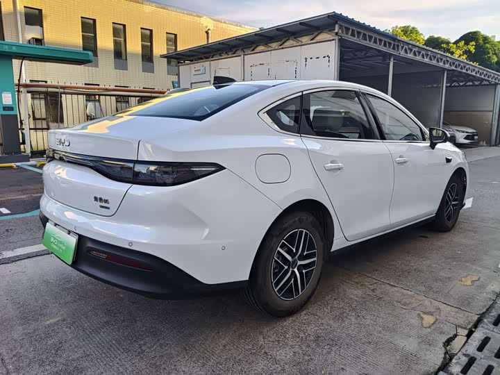 BYD Seal 05 DM-i Hybrid, 2024 — фото 6 из 9