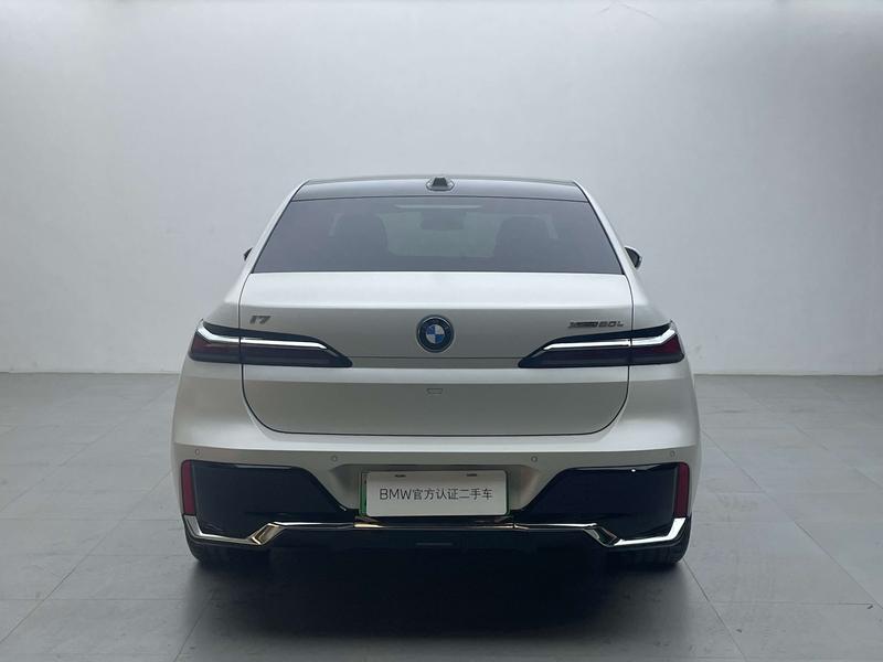 BMW i7, 2025 — фото 4 из 12