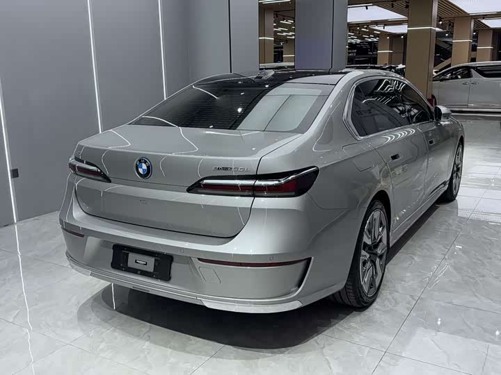 BMW i7, 2023 — фото 9 из 9