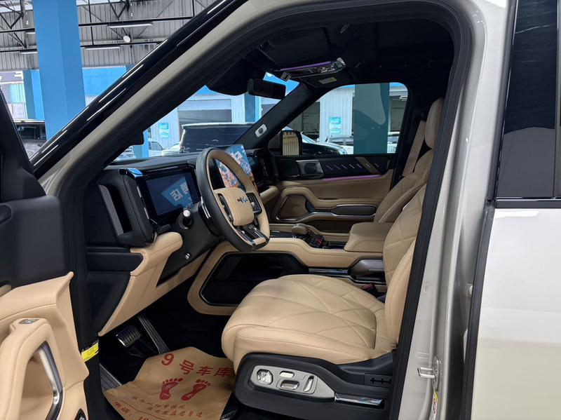 BYD FangChengBao Leopard 8, 2024 — фото 9 из 10