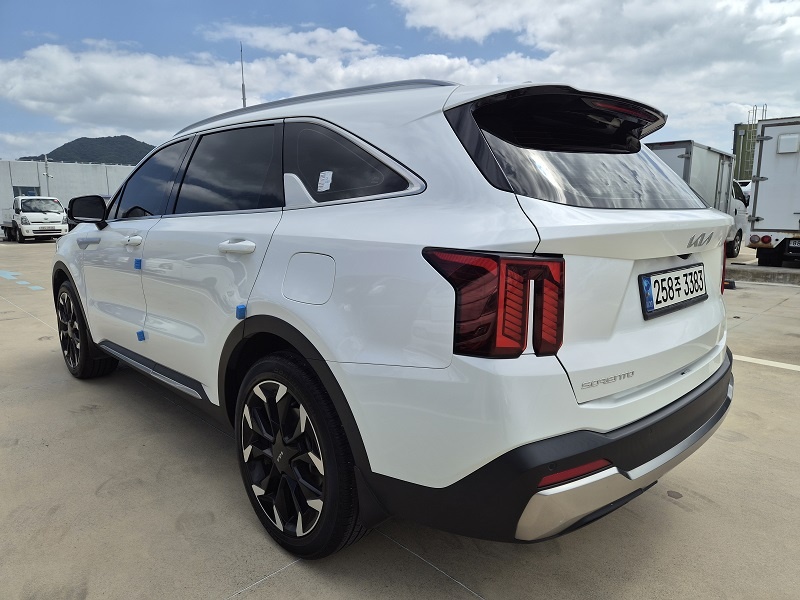 Kia Sorento, 2023 — фото 2 из 12
