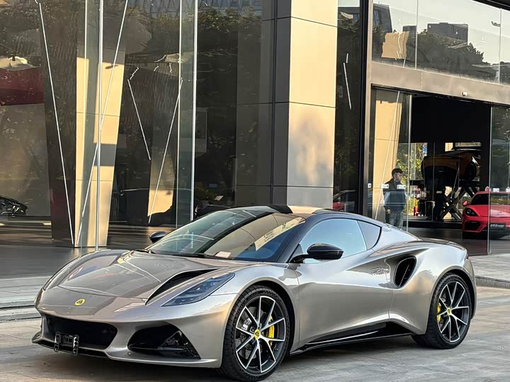 Lotus Emira, 2025 — купить в Москве под ключ
