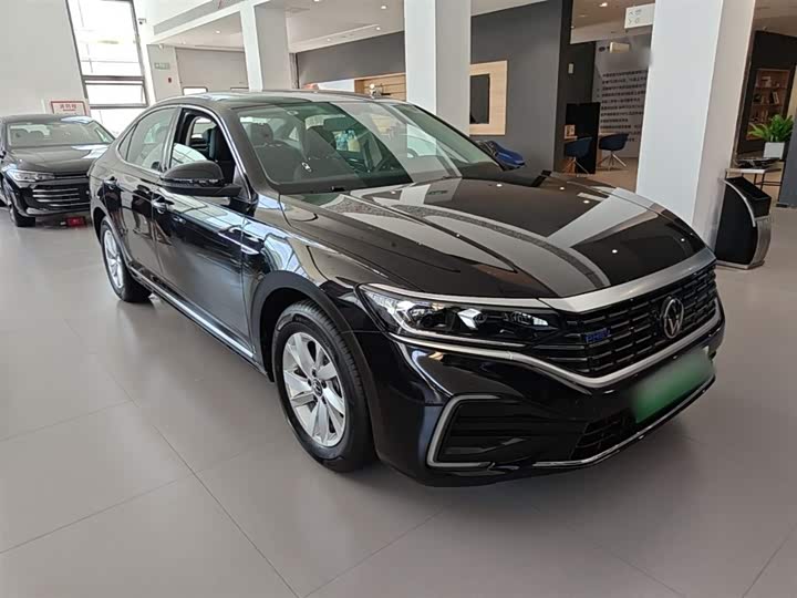 Volkswagen Passat Hybrid, 2026 — фото 4 из 9