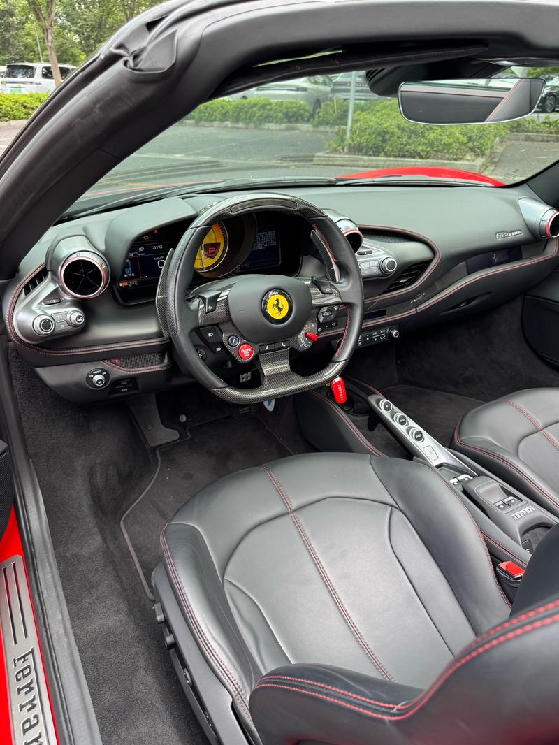 Ferrari F8, 2022 — фото 8 из 12