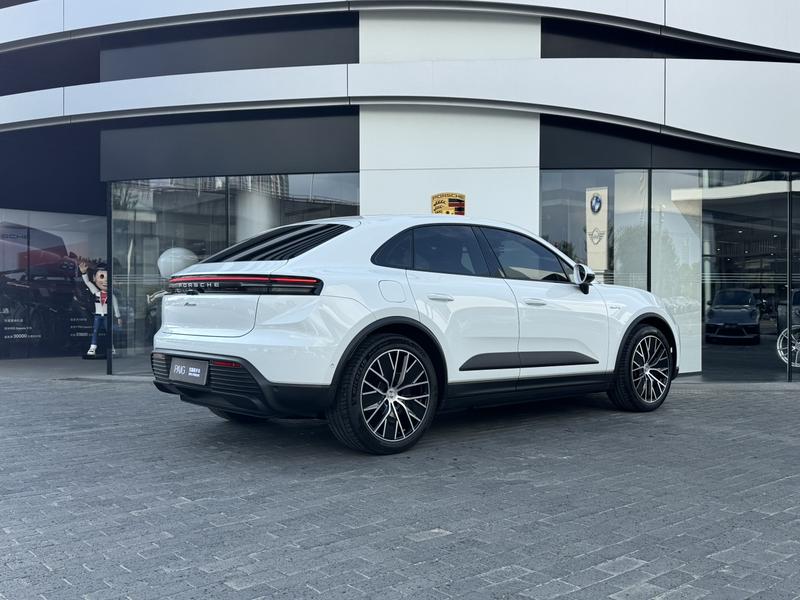 Porsche Macan EV, 2025 — фото 7 из 12