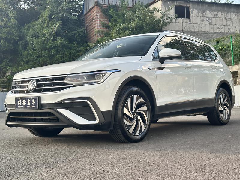 Volkswagen Tiguan L Pro, 2023 — купить в Воронеже под ключ