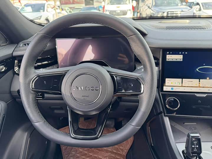 Lynk & Co 09 EM-P Hybrid, 2022 — фото 7 из 9