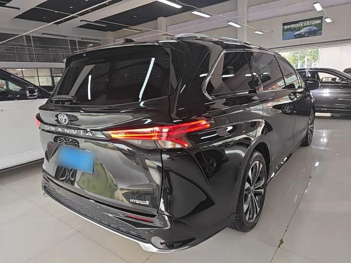 Toyota Granvia, 2022 — фото 7 из 9