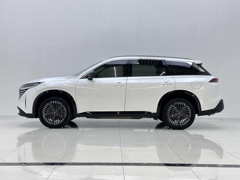 Nissan Pathfinder, 2023 — фото 4 из 12