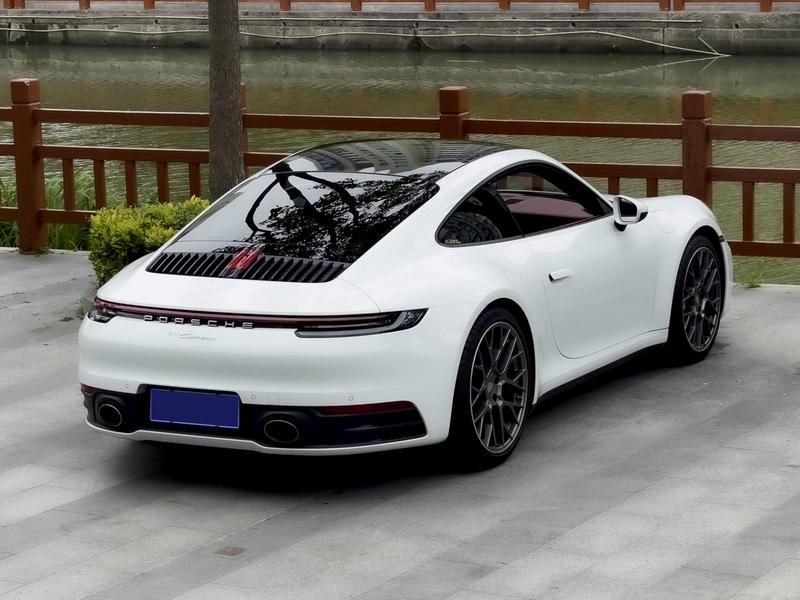 Porsche 911, 2022 — фото 5 из 10